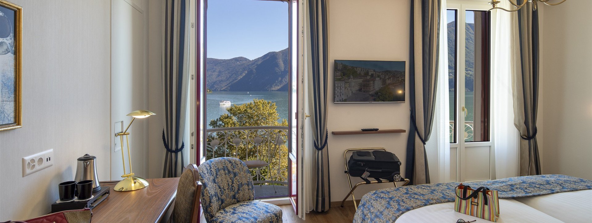 Double Room Panorama with balcony and lake view