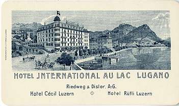 Illustration vintage de l'hôtel près du lac avec des montagnes en arrière-plan