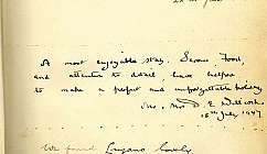 Page avec des messages manuscrits d'invités d'un hôtel de 1947