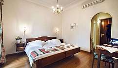 Welcoming and bright room