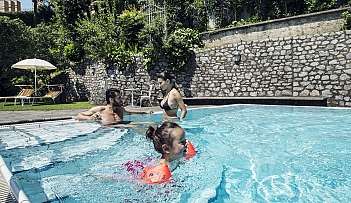 Giornata di sole in piscina