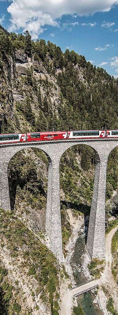 Treno su ponte panoramico