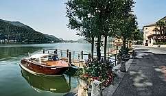 Lago e barca elegante