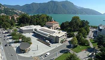 Vista panoramica sul lago