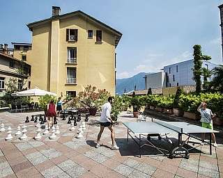 Échecs en plein air et tennis de table