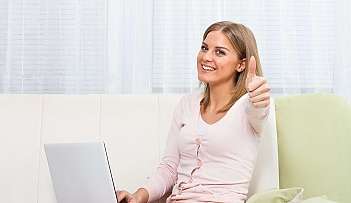 Sorriso e pollice in su