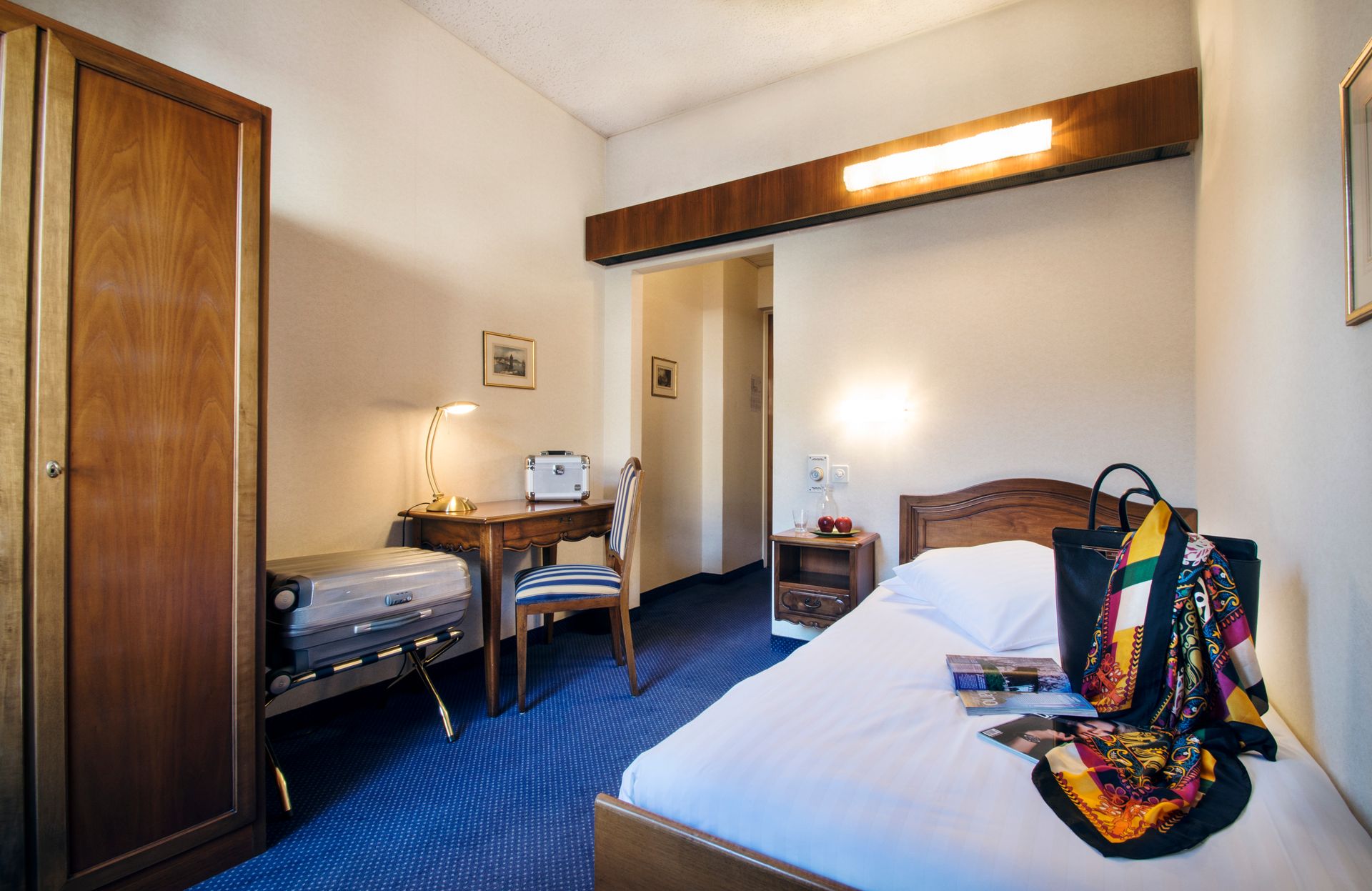 Single Classic room in the International au Lac Historic Lakeside Hotel