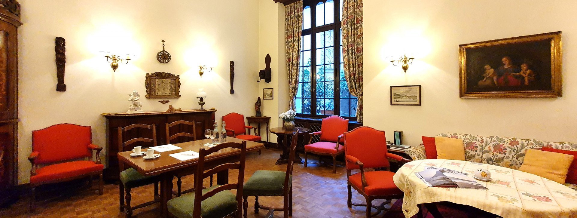 Petite salle de réunion pour séminaires et réunions privées dans le centre de Lugano, à proximité des transports publics