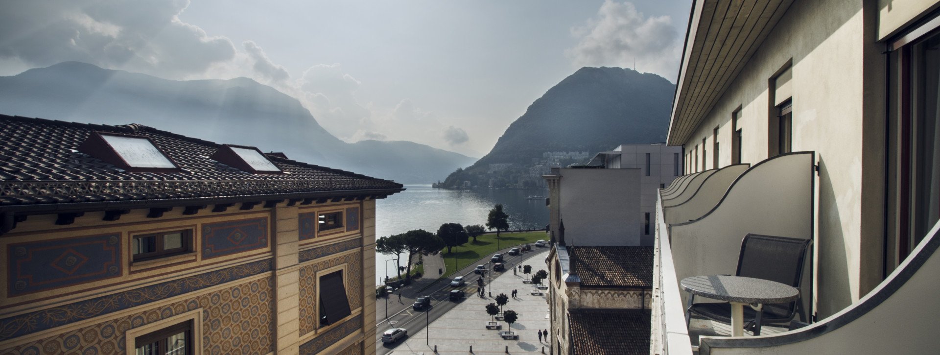 Singola panorama con balcone e vista lago