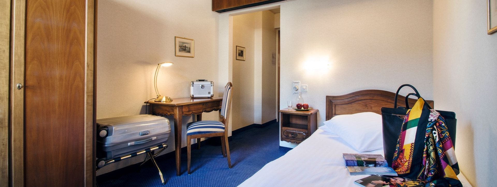 Single Classic room in the International au Lac Historic Lakeside Hotel